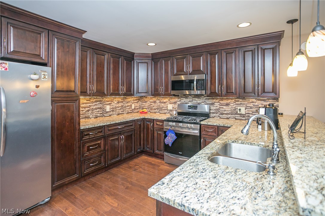 9505 Biddulph Road Brooklyn, OH 44144 - Photo 4 of 30 Gallery Image 4