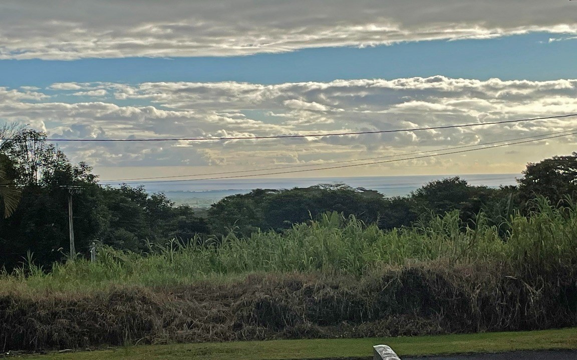541 Hoaka Road Hilo, HI 96720 - Photo 4 of 9 a view of an ocean and beach