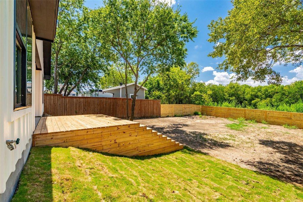 1017 Cedarcrest Drive Mesquite, TX 75149 - Photo 18 of 20 a view of a backyard