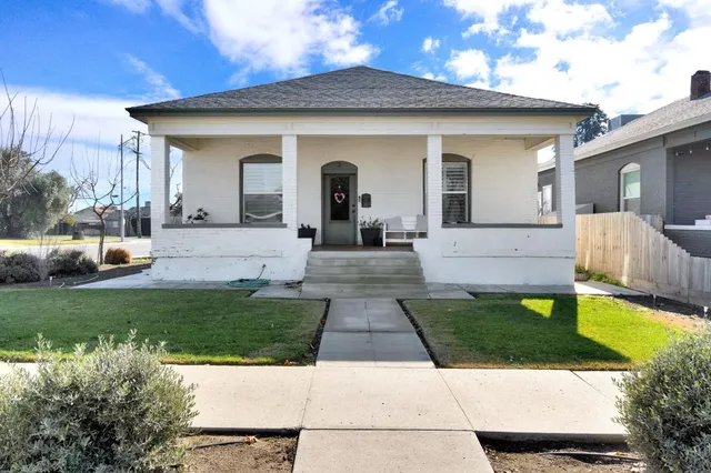 $289,900 | 3 C Street, Lemoore, CA 93245
