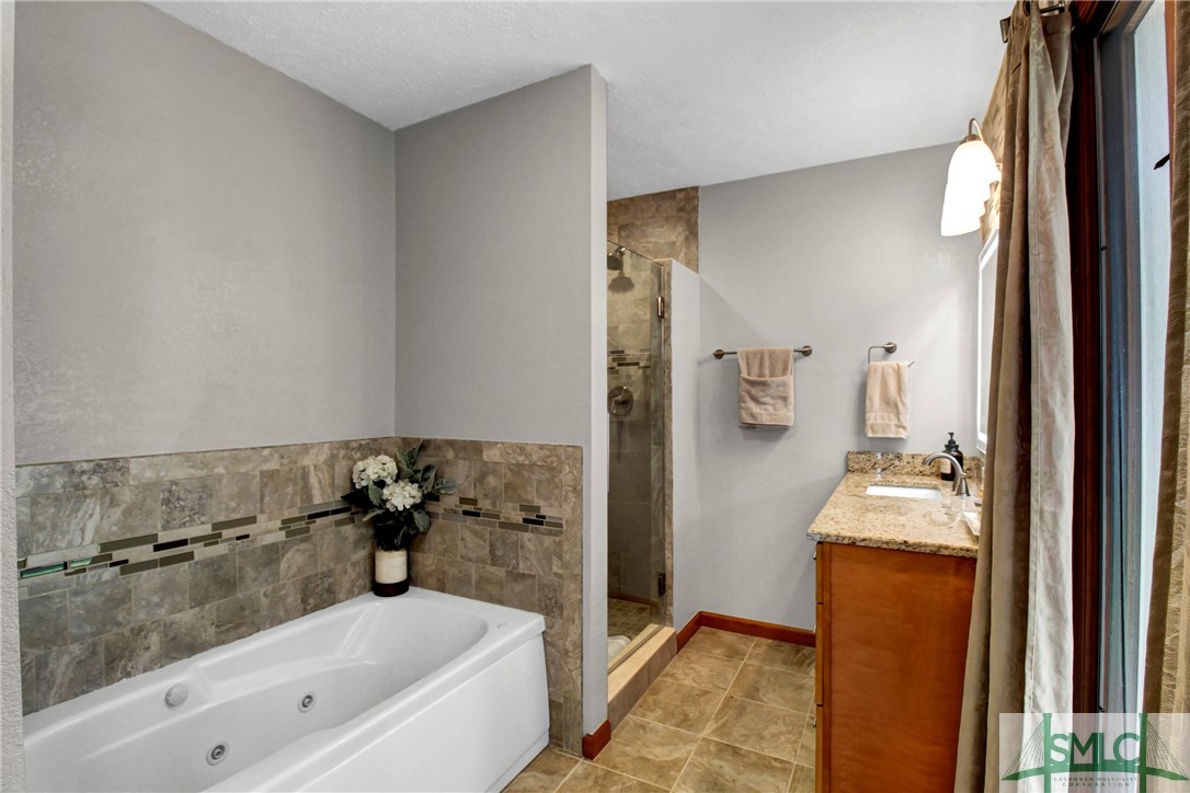 311 Merion Road Rincon, GA 31326 - Photo 7 of 45 Primary ensuite with jacuzzi tub