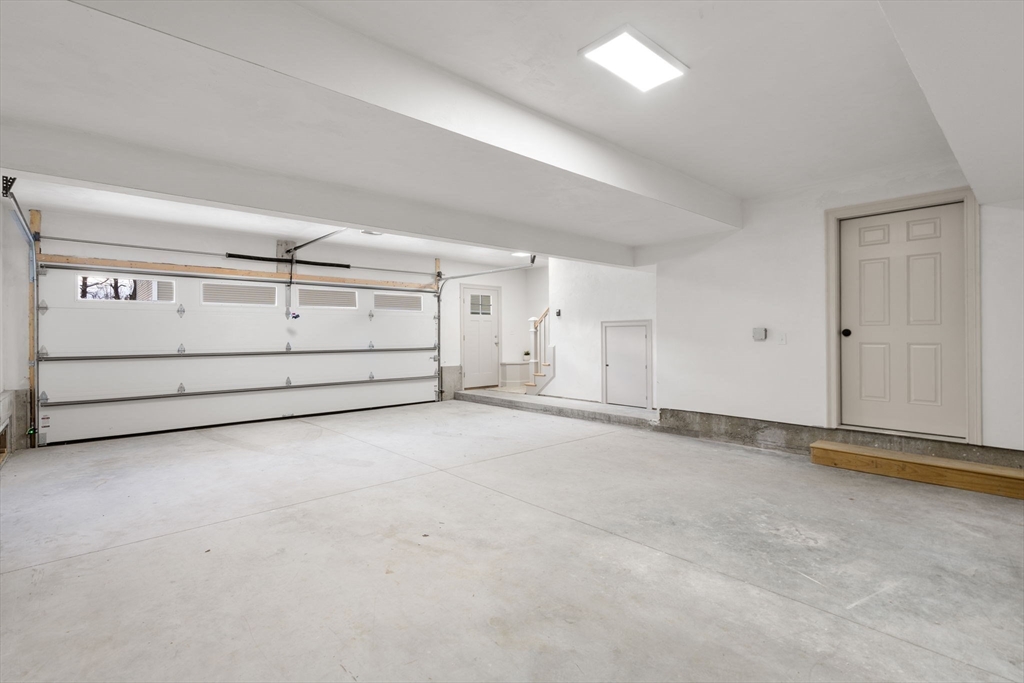 2 Lodi Street, Unit A Worcester, MA 01610 - Photo 3 of 26