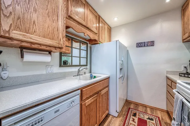 $259,000 | 40904 Mill Run Lane, Unit 60, Shaver Lake, CA 93664