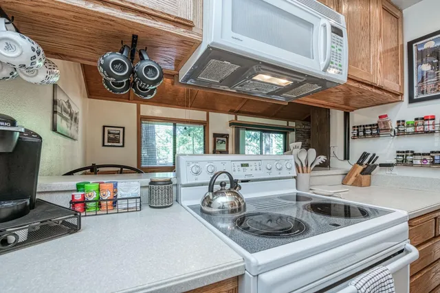 $259,000 | 40904 Mill Run Lane, Unit 60, Shaver Lake, CA 93664