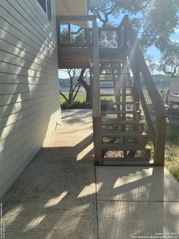 a view of entrance door of the house