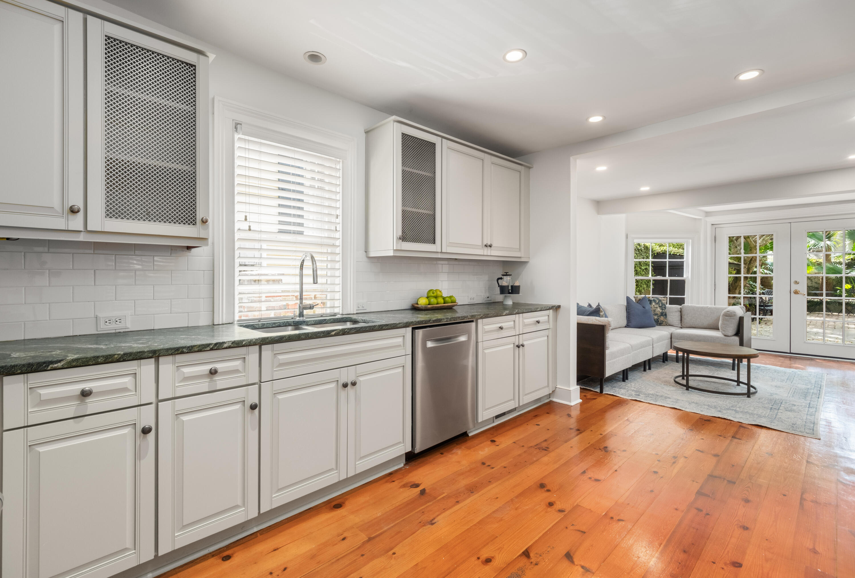 87 Tradd Street Charleston, SC 29401 - Photo 15 of 50 87 Tradd St_Eterna_Media-18