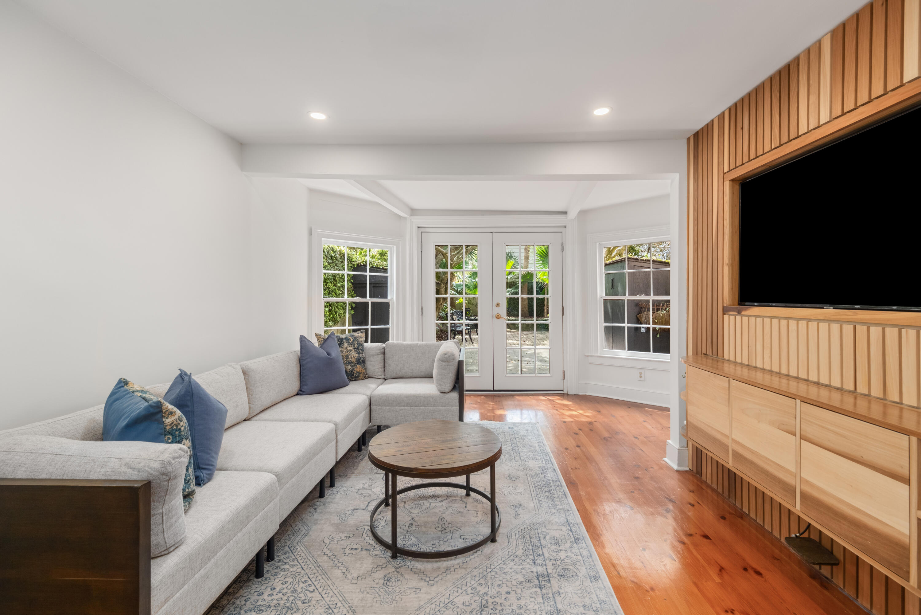 87 Tradd Street Charleston, SC 29401 - Photo 20 of 50 87 Tradd St_Eterna_Media-23