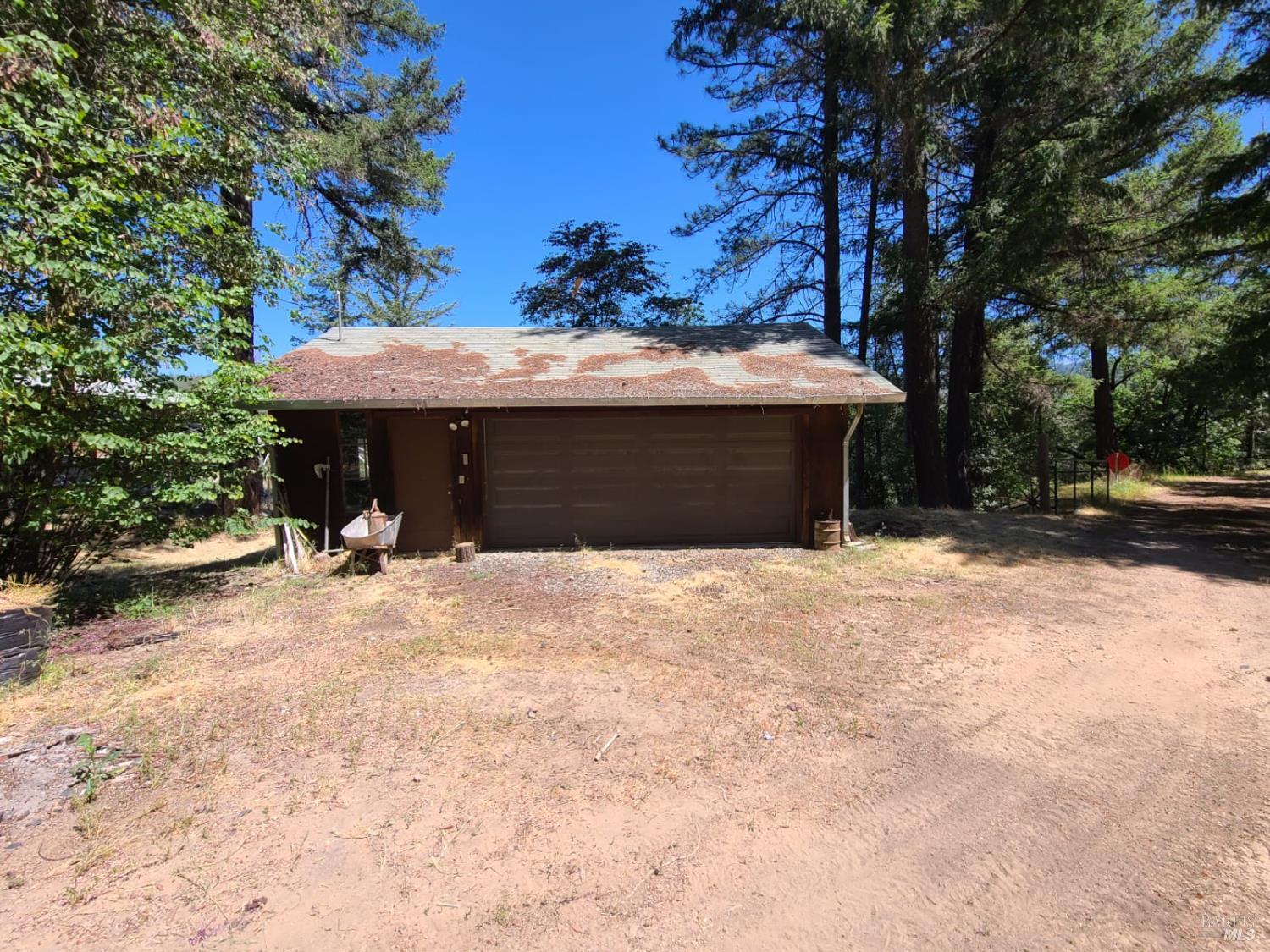 3620 Eel River Ranch Road Covelo, CA 95428 - Photo 27 of 27 a front view of a house with a yard