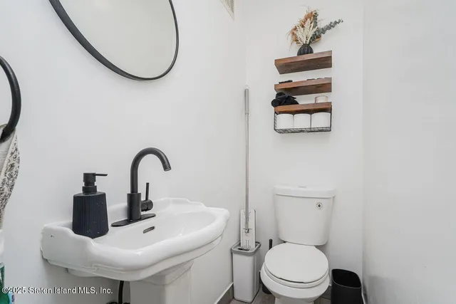 $789,900 | 330 Virginia Avenue | Rosebank