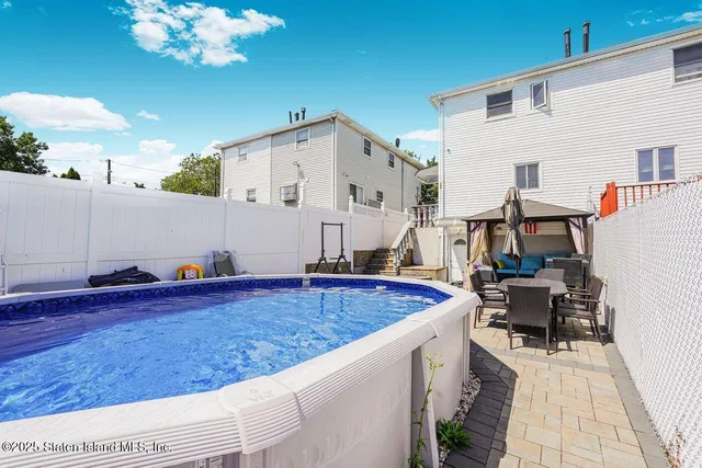 $789,900 | 330 Virginia Avenue | Rosebank