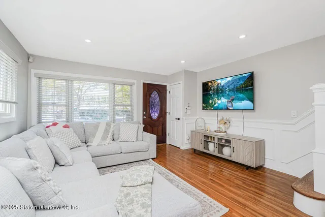 $789,900 | 330 Virginia Avenue | Rosebank