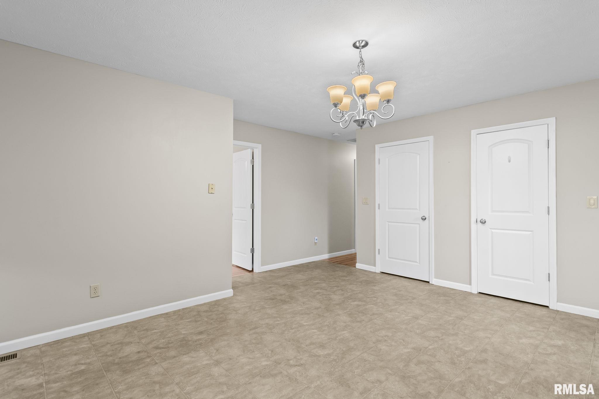 1705 East Watch Avenue Springfield, IL 62702 - Photo 13 of 26