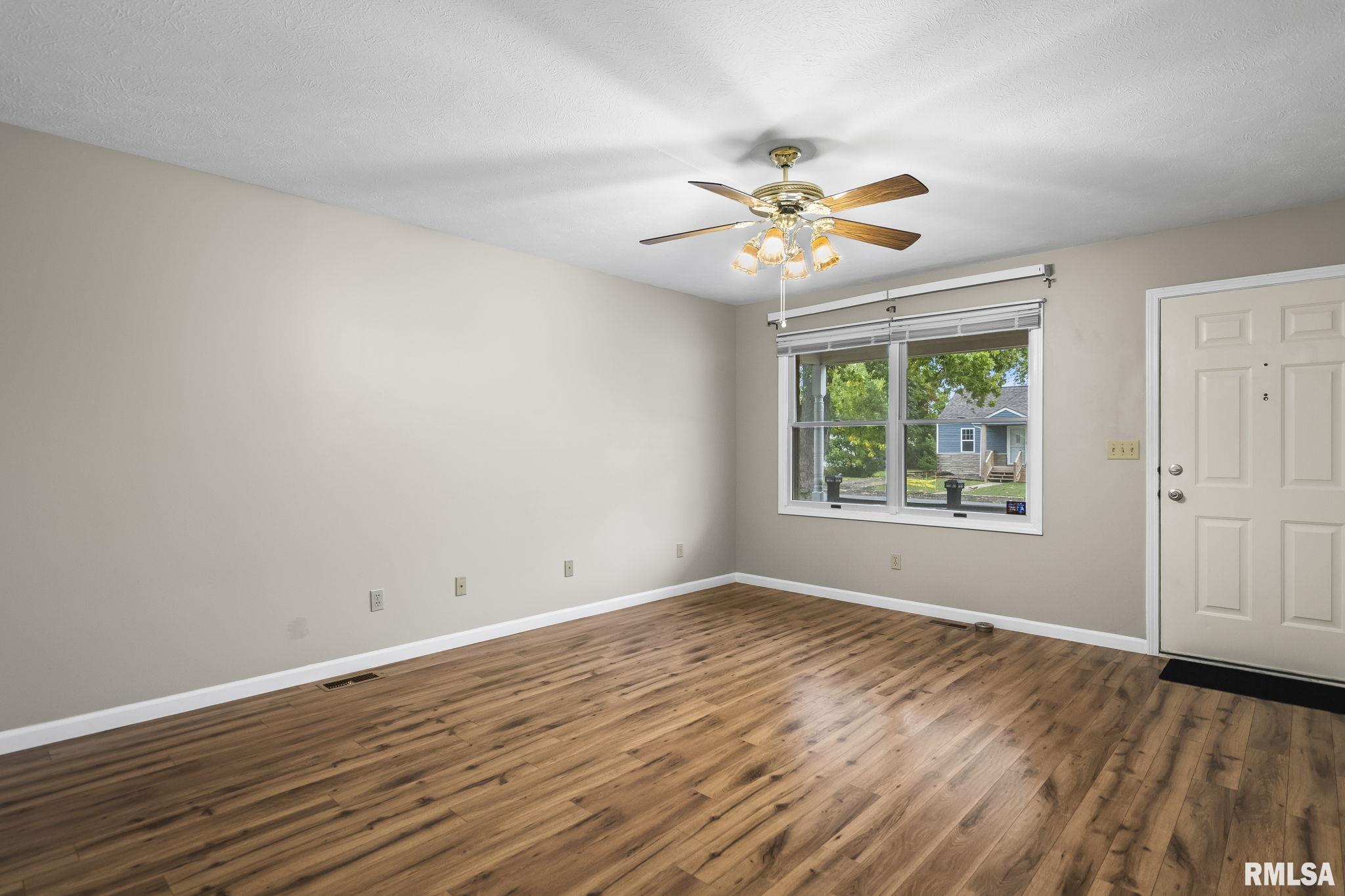 1705 East Watch Avenue Springfield, IL 62702 - Photo 5 of 26