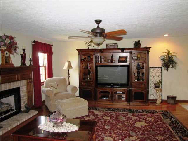 8348 Corydon Geneva Road Corydon, KY 42406 - Photo 3 of 25 Gallery Image 3