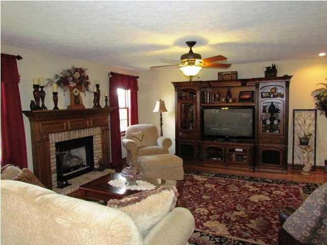 8348 Corydon Geneva Road Corydon, KY 42406 - Photo 8 of 25 Gallery Image 8