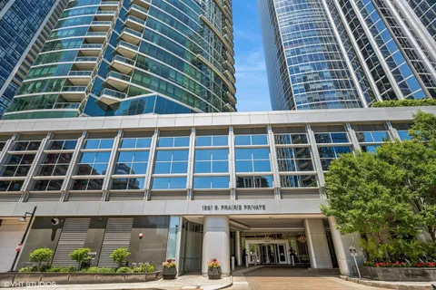 $1,055,000 | 1201 South Prairie Avenue, Unit 803, Chicago, IL 60605