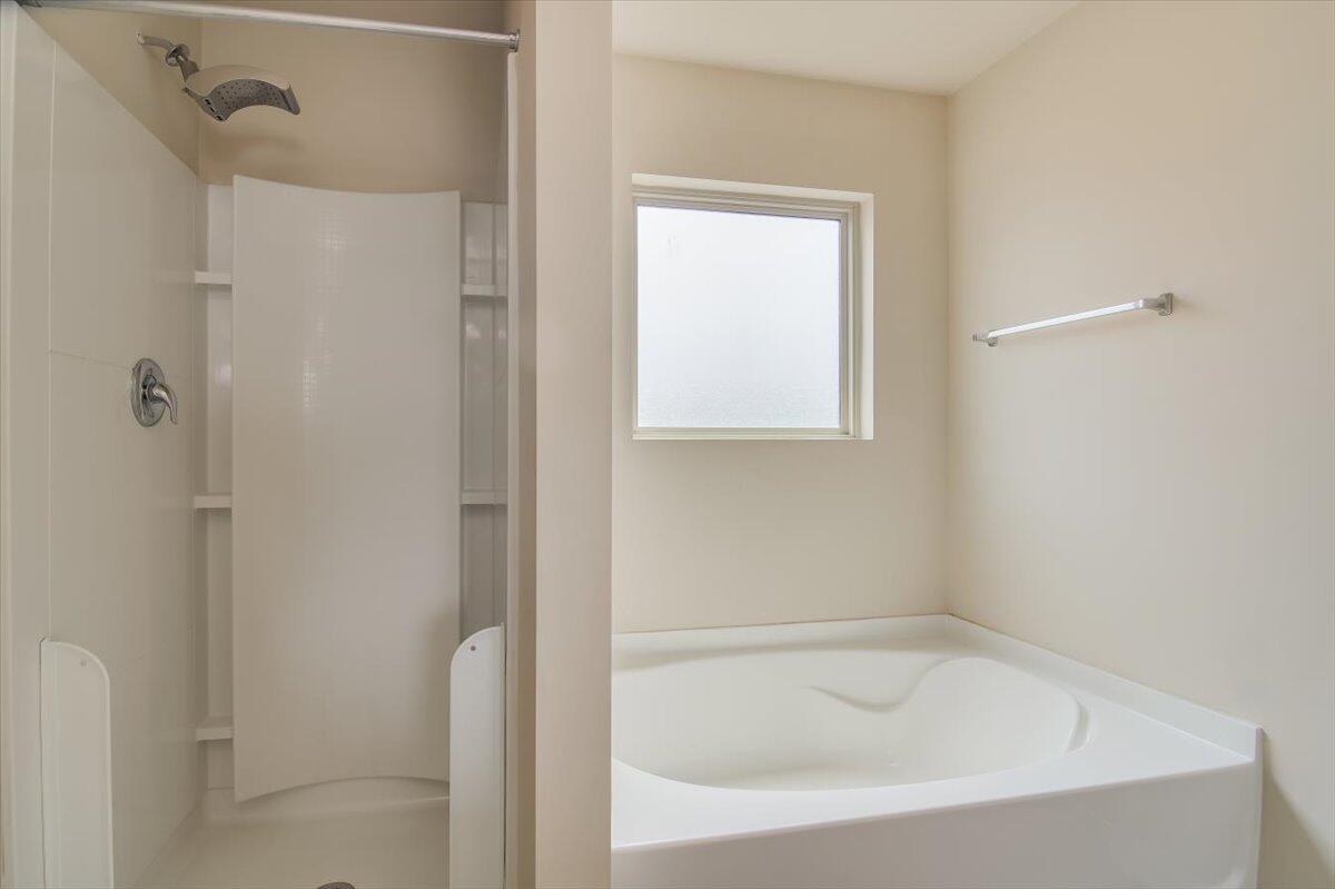 227 Sims Court Augusta, GA 30909 - Photo 21 of 46 Full tub and shower in Owners Suite
