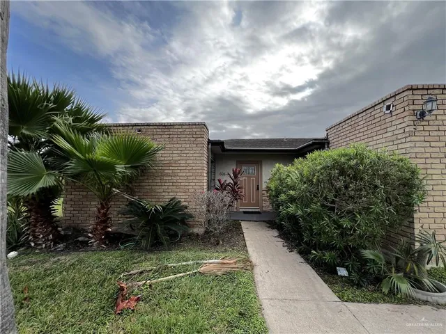 $1,700 | 603 Continental Drive, Unit 4, Brownsville, TX 78520