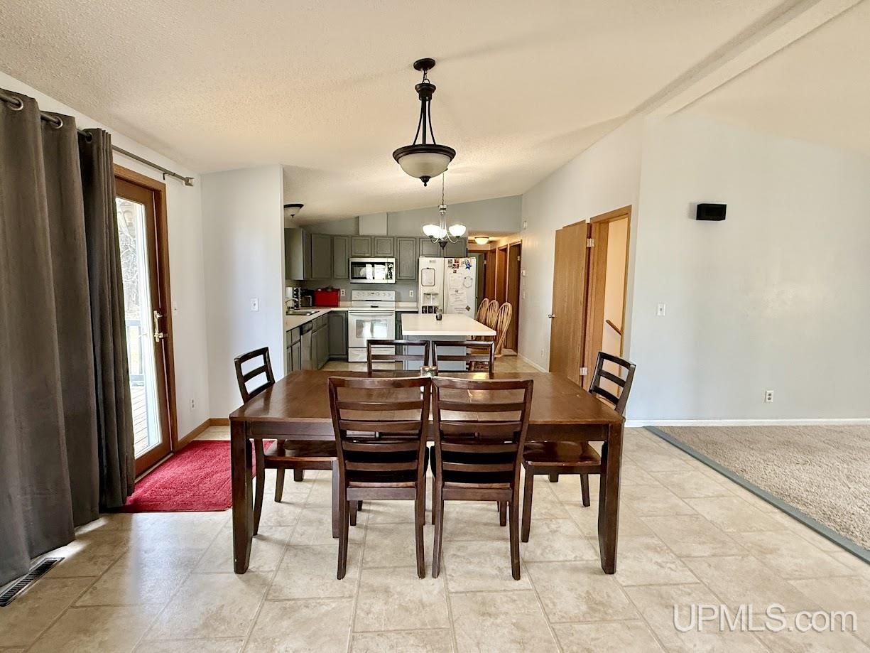 6820 Charles Place Escanaba, MI 49829 - Photo 5 of 27