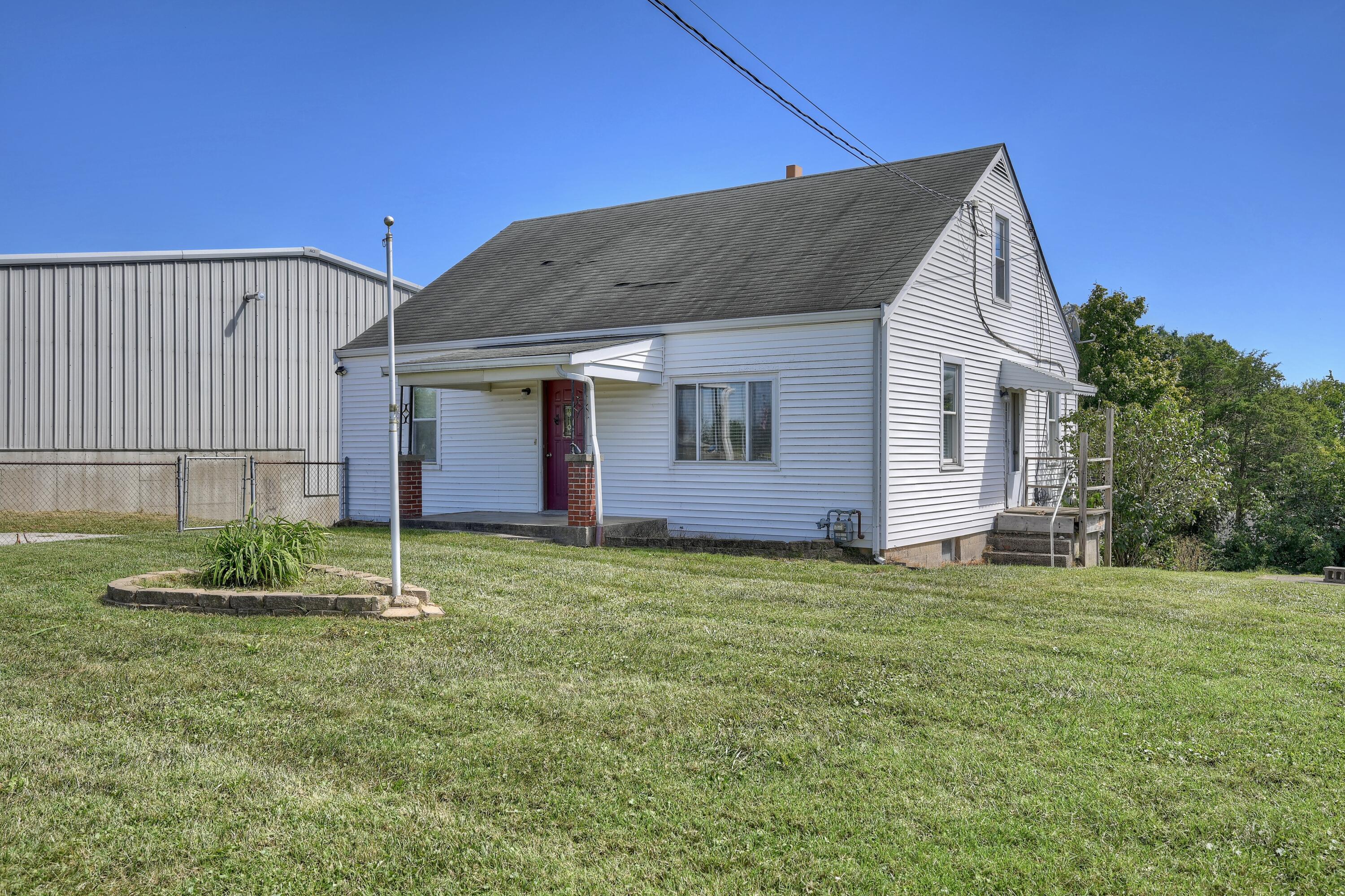 861 Gilbert Ridge Road Alexandria, KY 41001 - Photo 3 of 29 Front right side 2