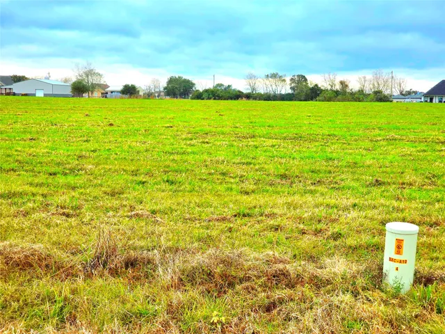 $60,000 | 808 Chuckwagon Trail, Angleton, TX 77515