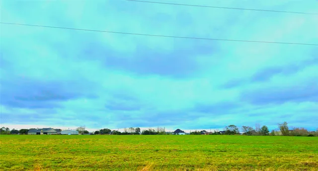 $60,000 | 808 Chuckwagon Trail, Angleton, TX 77515