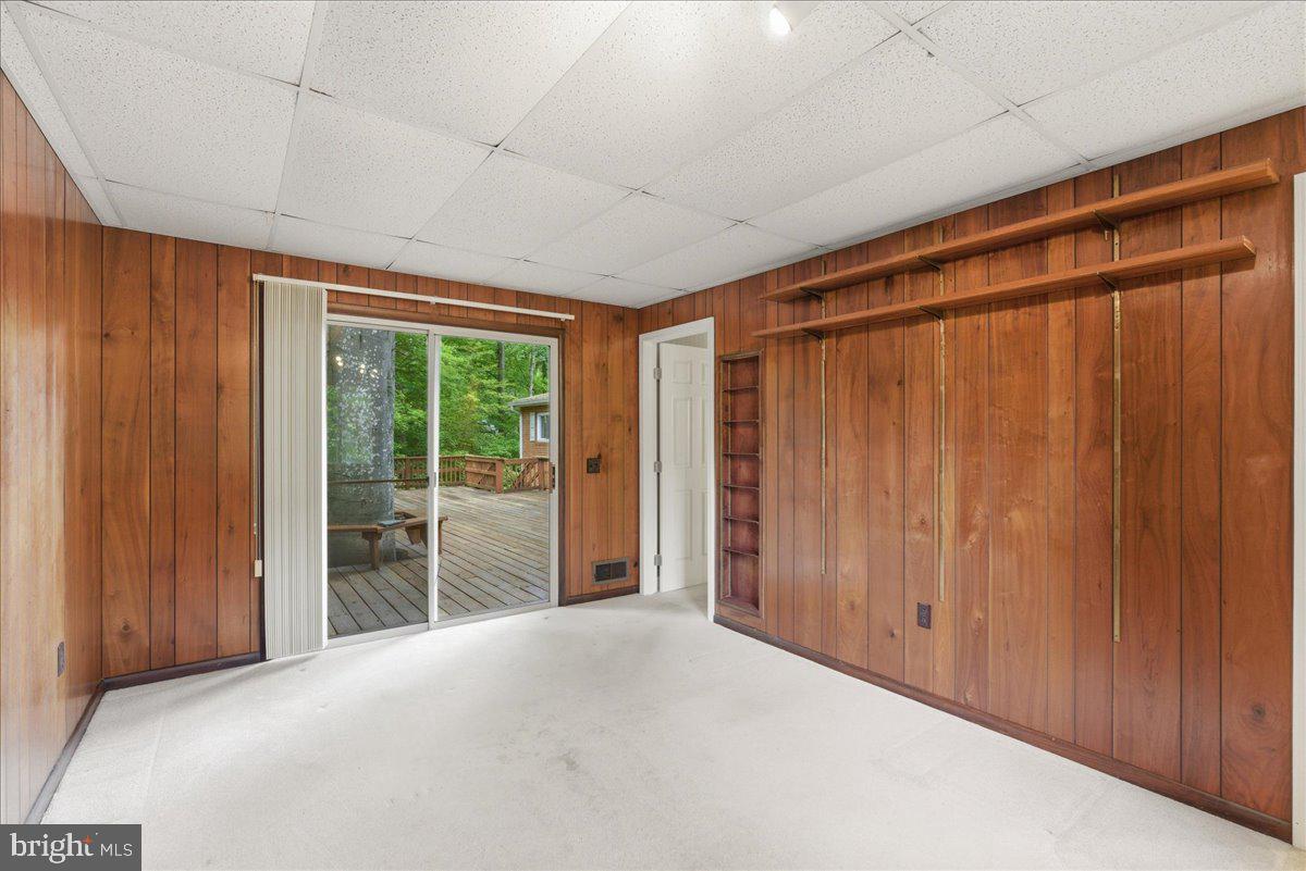 18309 Cabin Road Triangle, VA 22172 - Photo 24 of 42 a view of a room with a large window