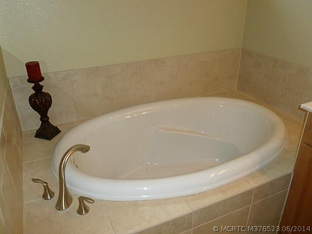 150 Southwest Walking Path Stuart, FL 34997 - Photo 17 of 25 Master Bath/Spa.
