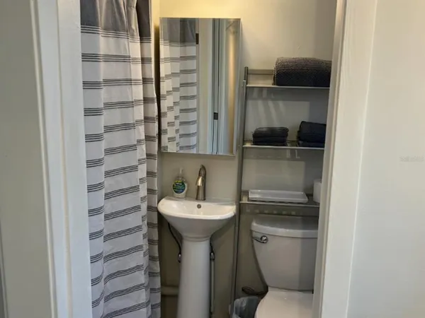 $1,400 | 509 29th Avenue South, Unit A, St. Petersburg, FL 33705