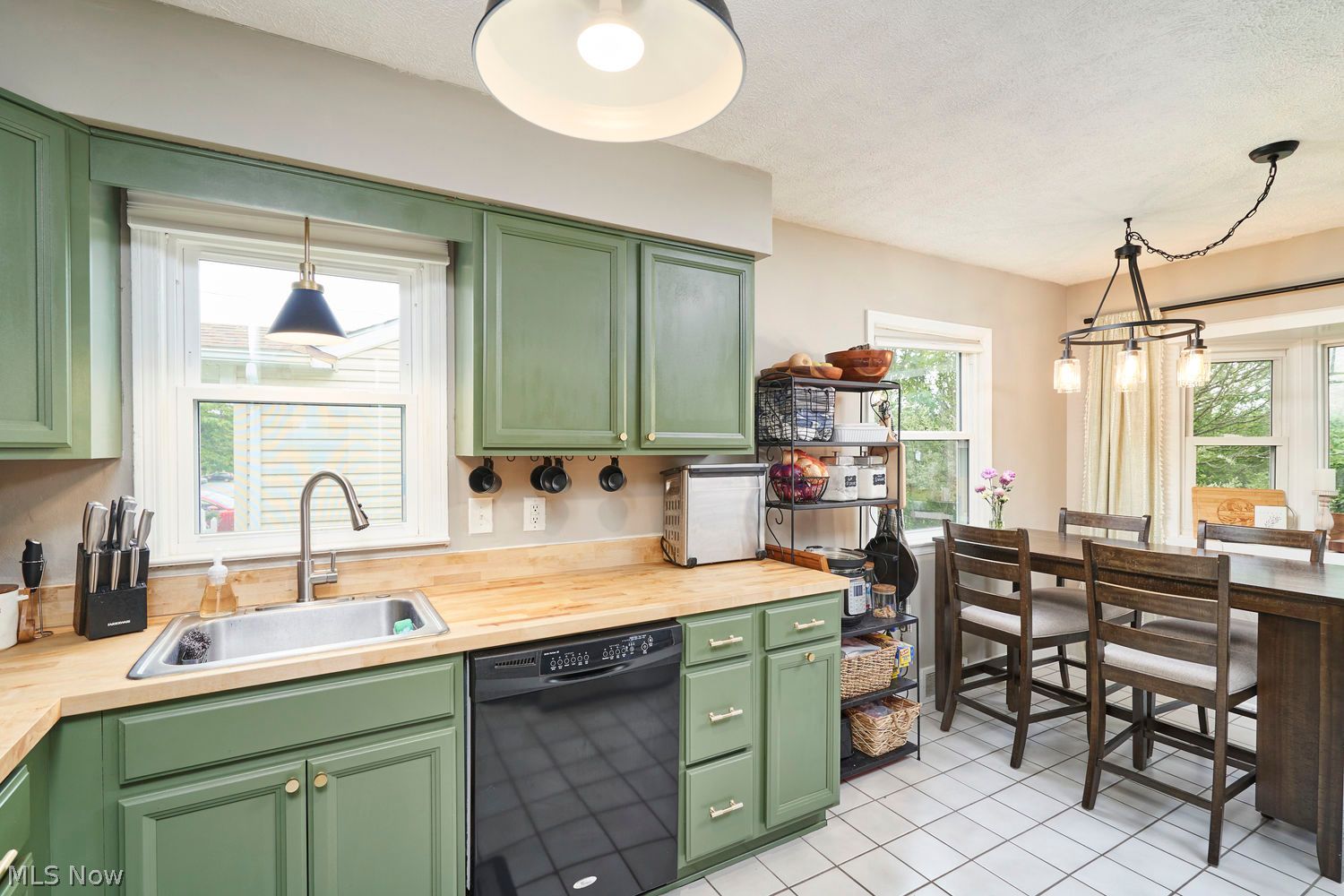 1596 Fairfax Road Akron, OH 44313 - Photo 5 of 24 Gallery Image 5