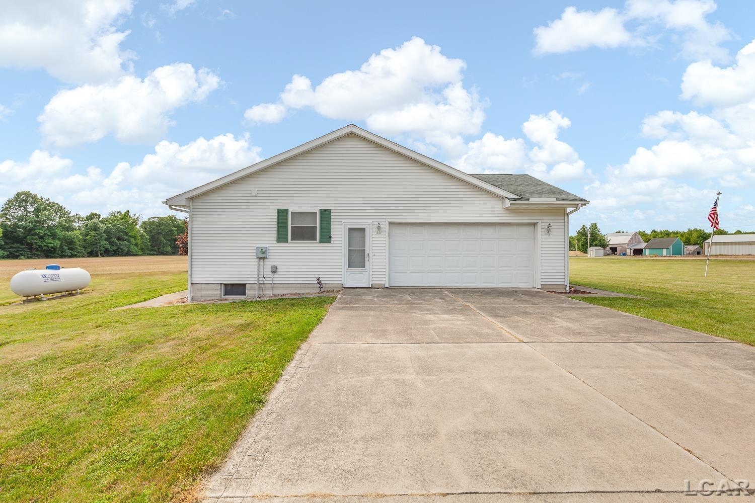 13525 Lawrence Road Hudson, MI 49247 - Photo 37 of 50