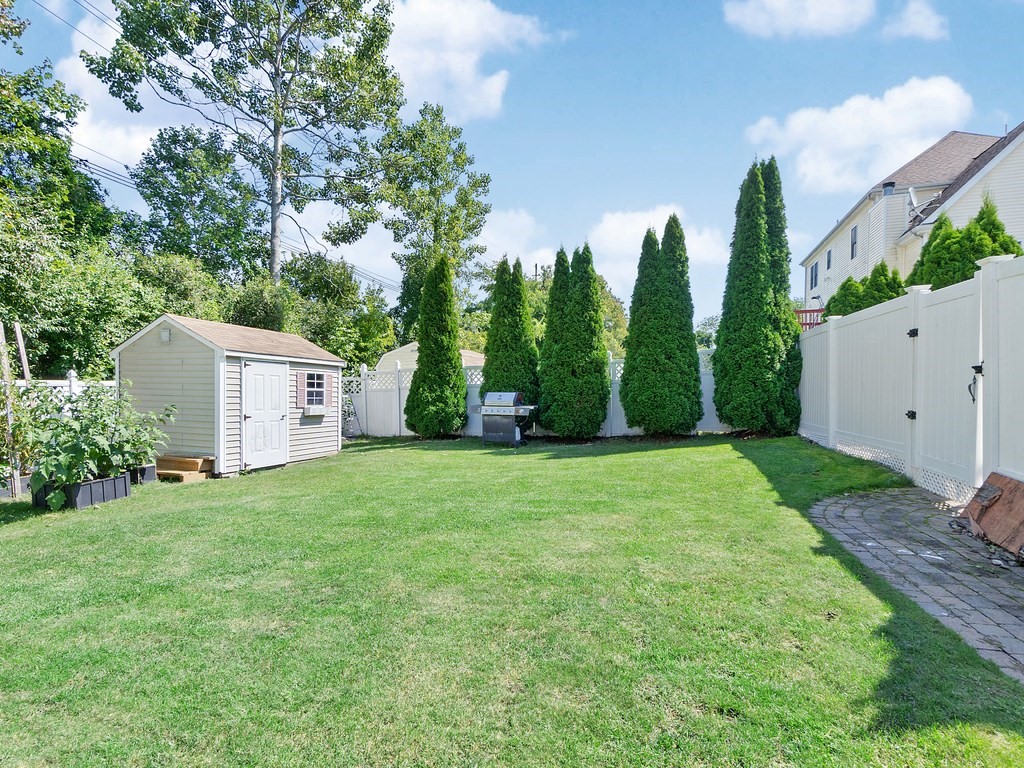 9 Pine Street Peabody, MA 01960 - Photo 5 of 25