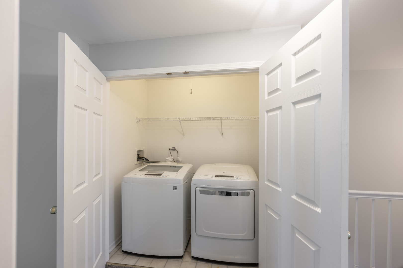 2430 Courtyard Circle, Unit 6 Aurora, IL 60506 - Photo 21 of 28 a utility room with dryer and washer