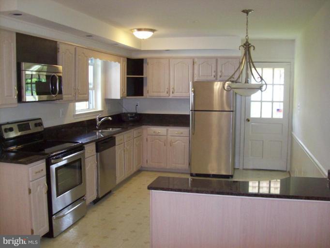 18721 Willow Grove Road Olney, MD 20832 - Photo 14 of 26 Kitchen #2