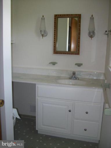18721 Willow Grove Road Olney, MD 20832 - Photo 22 of 26 Master Bath #2