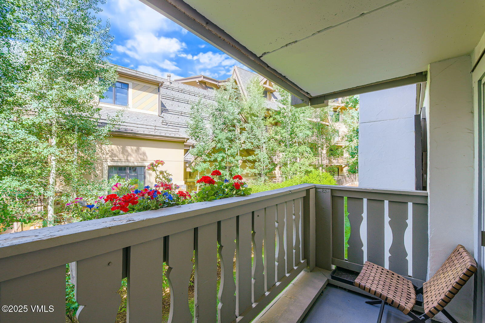 9 Vail Road, Unit 16 Vail, CO 81657 - Photo 5 of 24 9 Vail Road #16 - Web Quality - 009 - 11