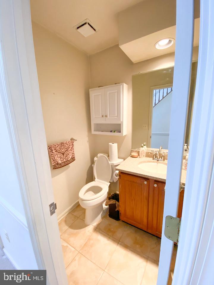 567 Pasture Brook Road Severn, MD 21144 - Photo 12 of 40 Powder room on main level