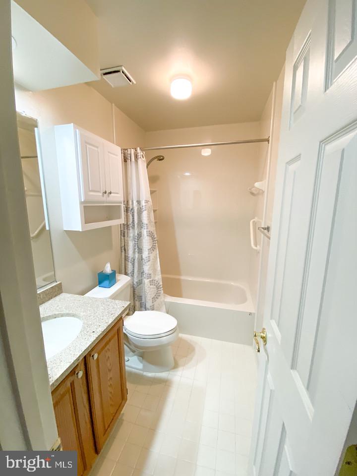 567 Pasture Brook Road Severn, MD 21144 - Photo 24 of 40 2nd floor hall bathroom