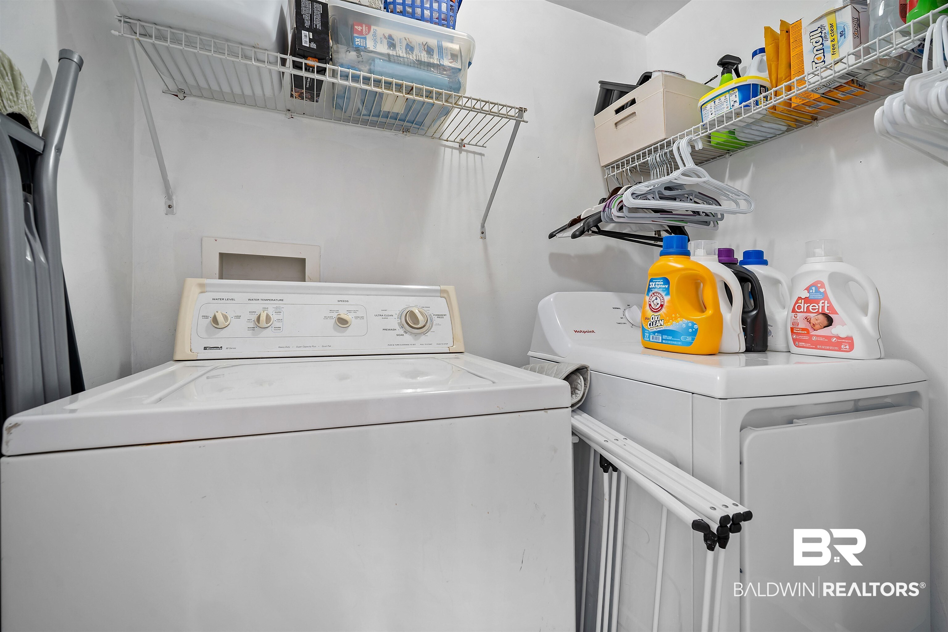 168 Mohawk Street Mobile, AL 36606 - Photo 27 of 31 Laundry room with washer and dryer