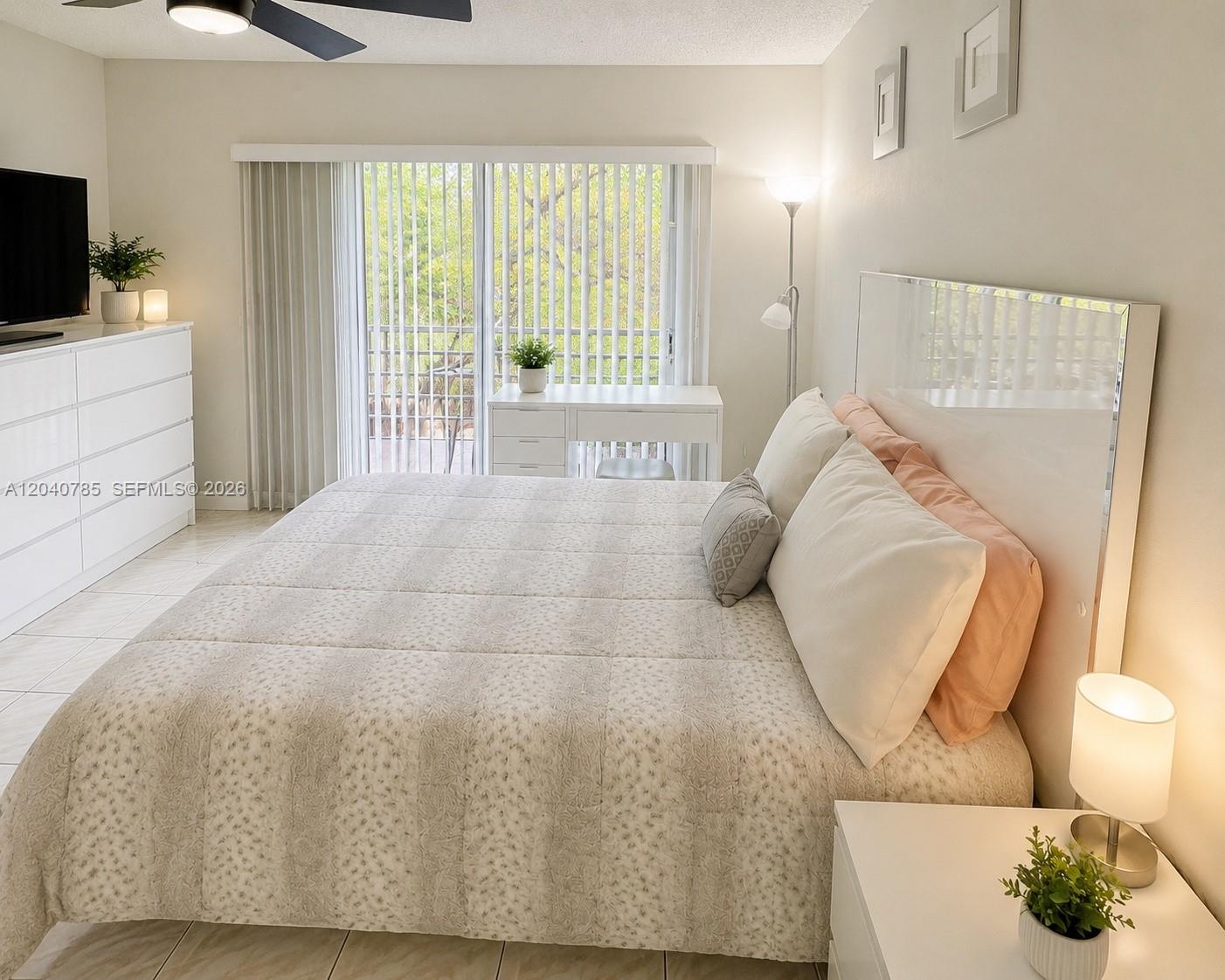 301 Cambridge Road, Unit 306 Hollywood, FL 33024 - Photo 8 of 16