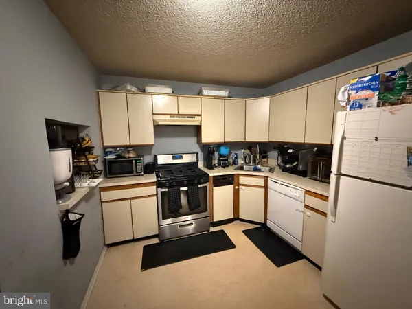 $2,195 | 5 Chamberlin Court, Lawrenceville, NJ 08648