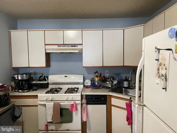 $2,195 | 5 Chamberlin Court, Lawrenceville, NJ 08648