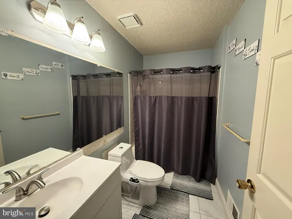 $2,195 | 5 Chamberlin Court, Lawrenceville, NJ 08648