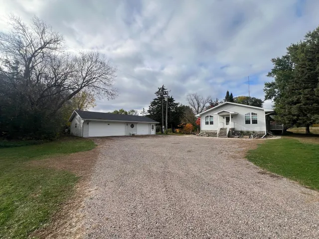 $429,000 | 5020 State Road, Montevideo, MN 56265