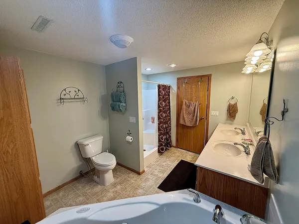 $419,000 | 5020 State Road, Montevideo, MN 56265