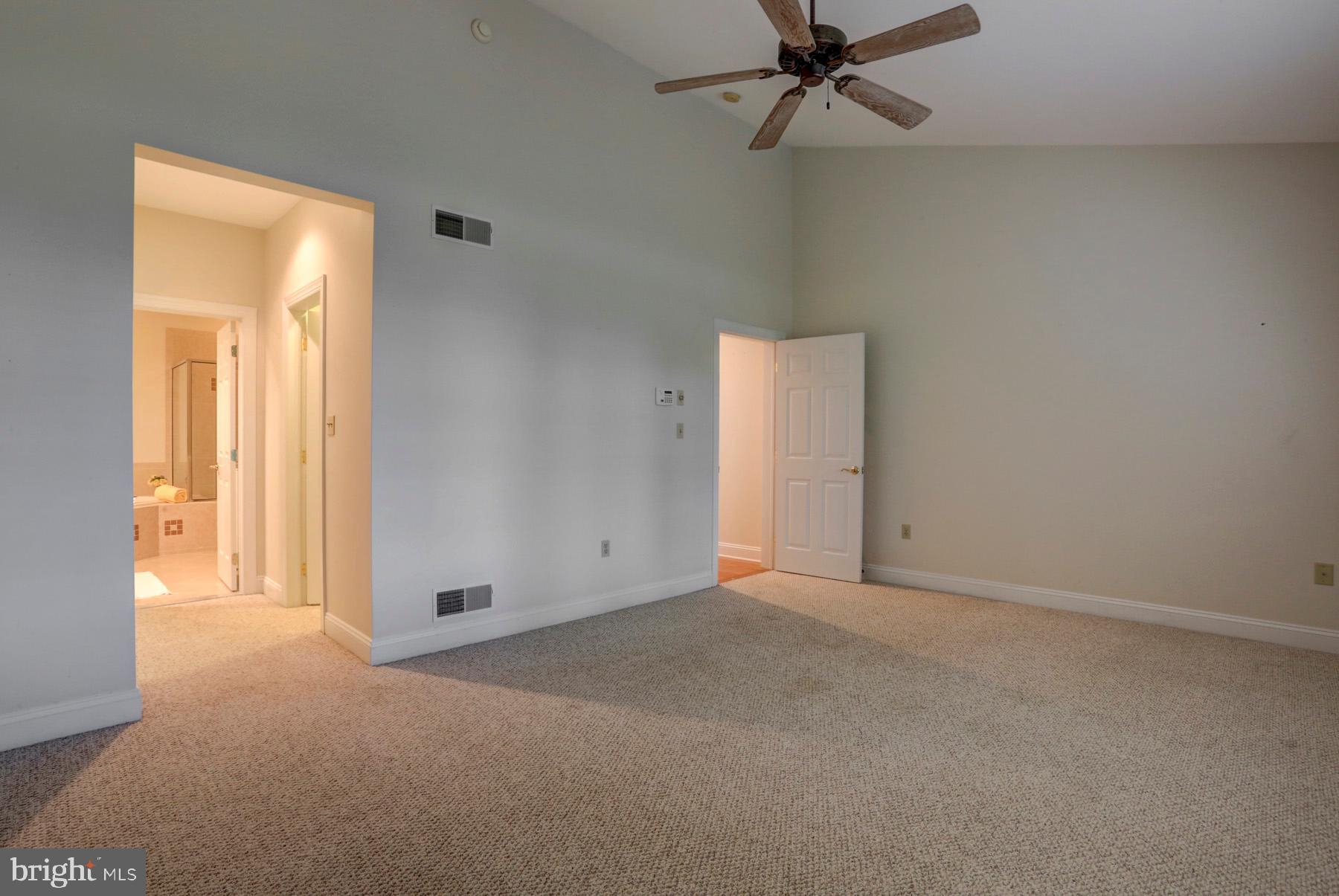 640 Northfield Road Lititz, PA 17543 - Photo 17 of 37 Owner's suite