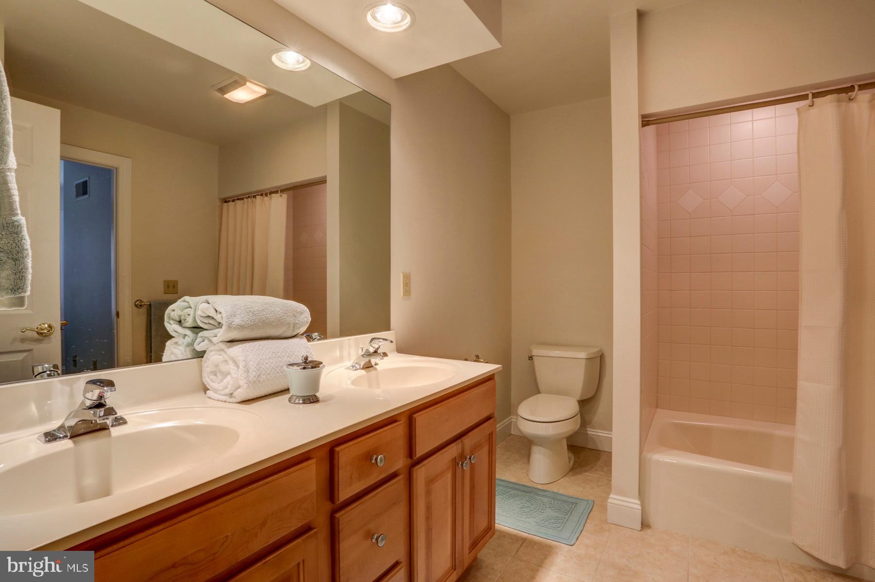 640 Northfield Road Lititz, PA 17543 - Photo 25 of 37 2nd floor guest bath - connects to Bedroom 2