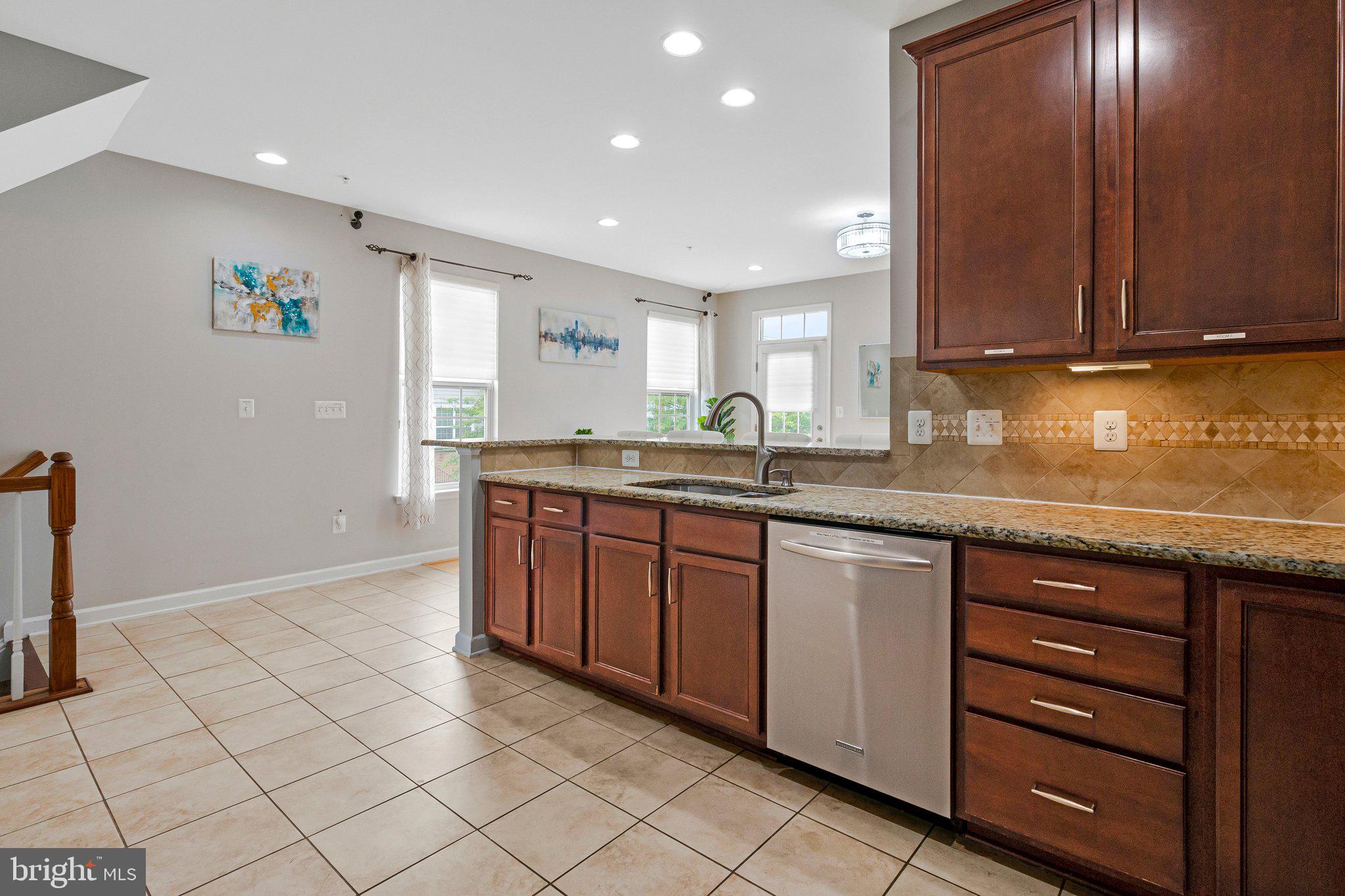 11718 Leesborough Circle Silver Spring, MD 20902 - Photo 15 of 42 Kitchen