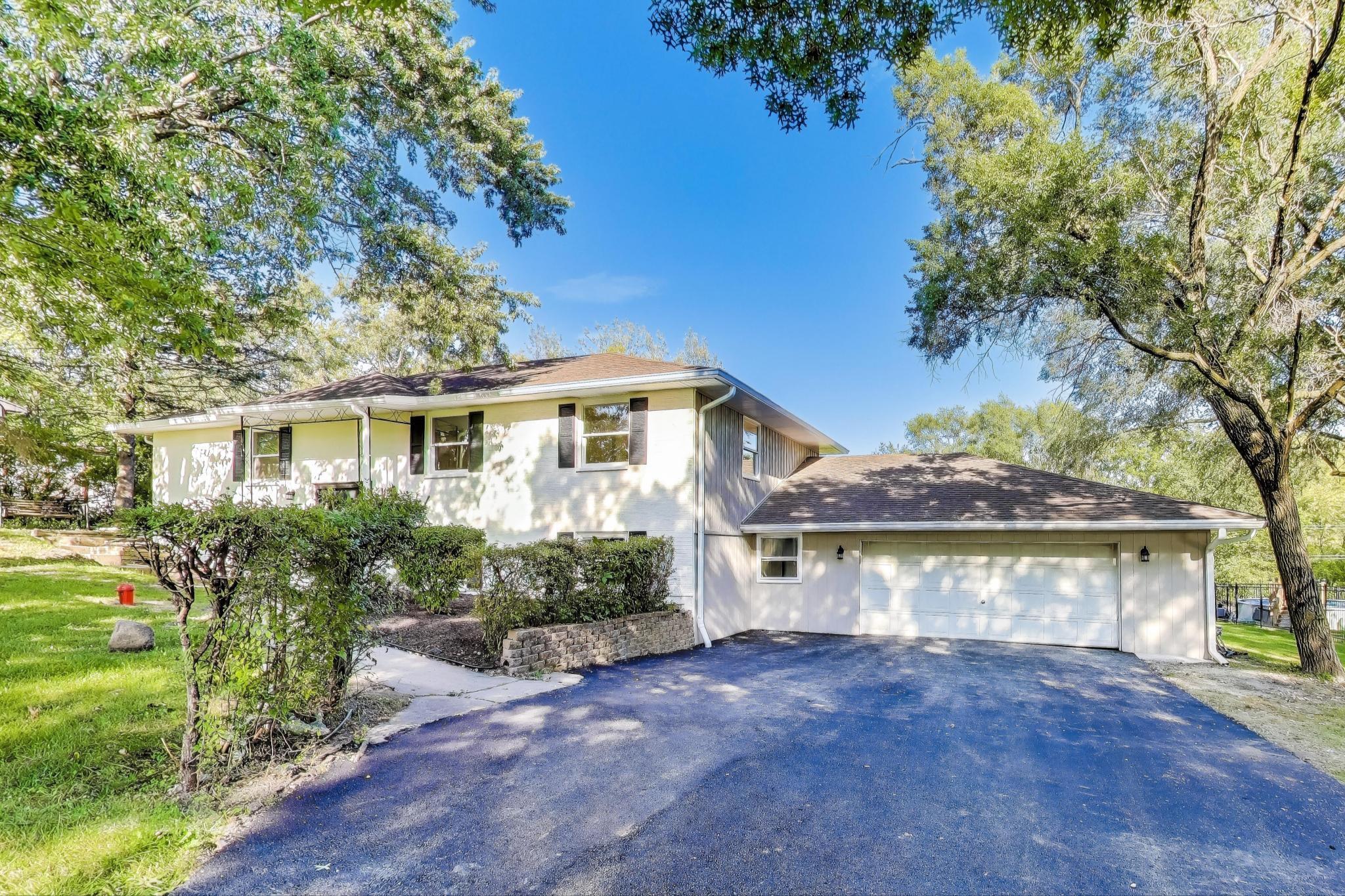 9111 Fairbanks Street Crown Point, IN 46307 - Photo 2 of 43 2048x1365