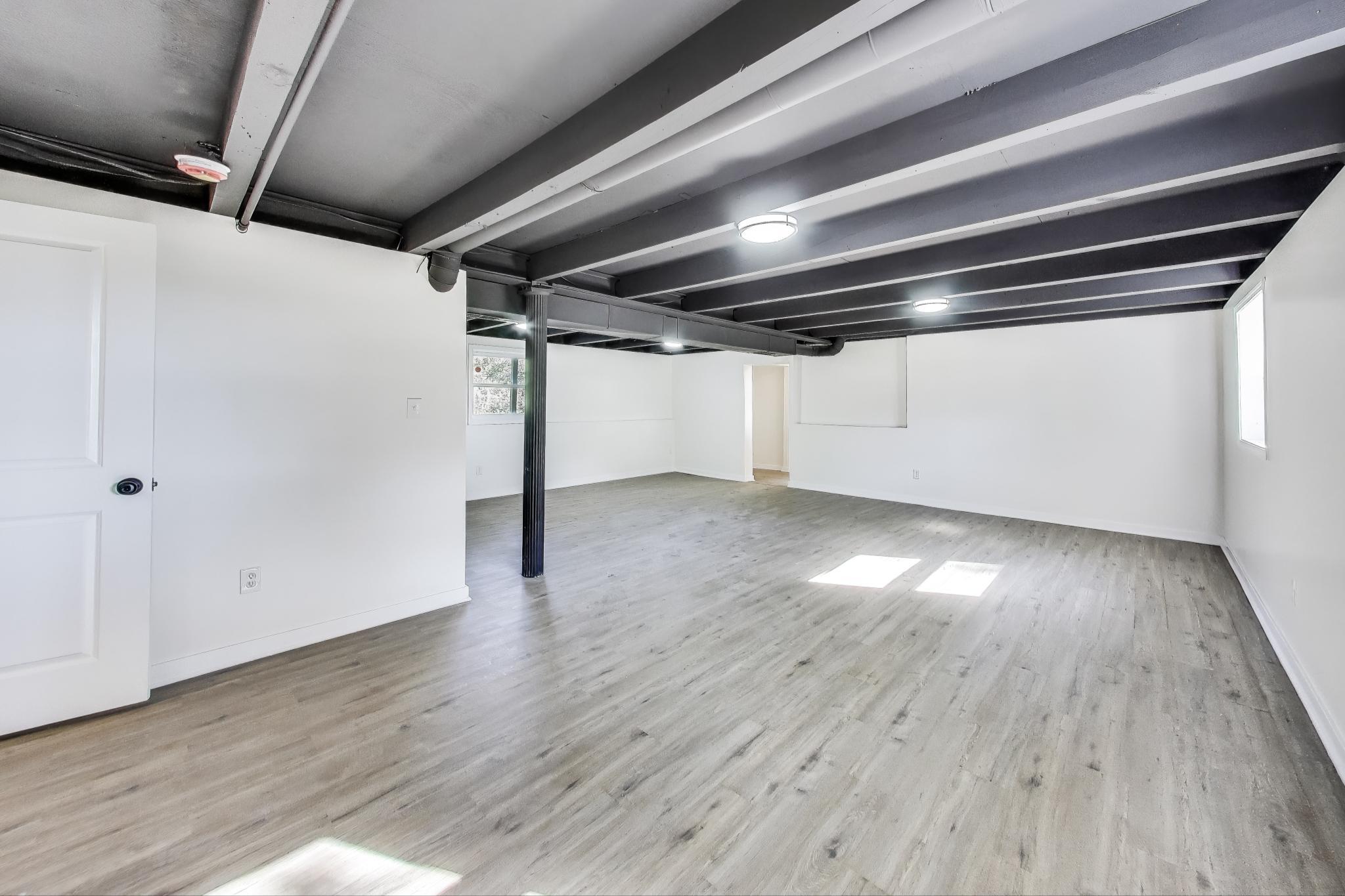 9111 Fairbanks Street Crown Point, IN 46307 - Photo 28 of 43 2048x1365